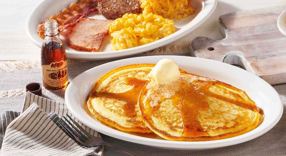 Cracker barrel store breakfast hours
